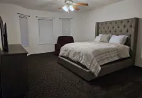 3BR Fun Retreat: Game Room & Attractions Nearby! Hotels near Walmart Supercenter