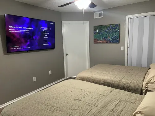 Luxe Condo Double Bed Bliss Getaway near Disney