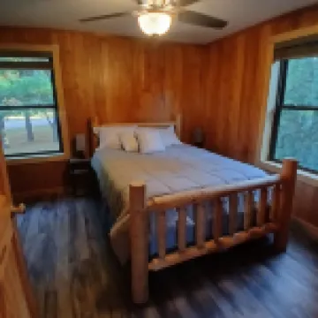 3-bedroom Lakefront Cabin on private Lake just minutes from town and 131 highway