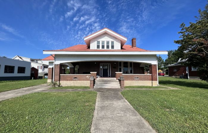 Homestay on Main by Twin Lakes Creamery