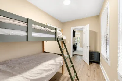 Charming 2-bedroom house in Downtown Fort Wayne 루디실 쇼핑센터 주변 호텔