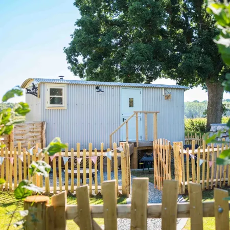 The Hideaway Hut - 1 Bed Shepherds Hut - Hereford Отели рядом с достопримечательностью «Херефордский собор»