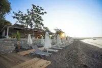 Dirik Surf & Beach Club Hotel Datça فنادق في Emecik Mahallesi