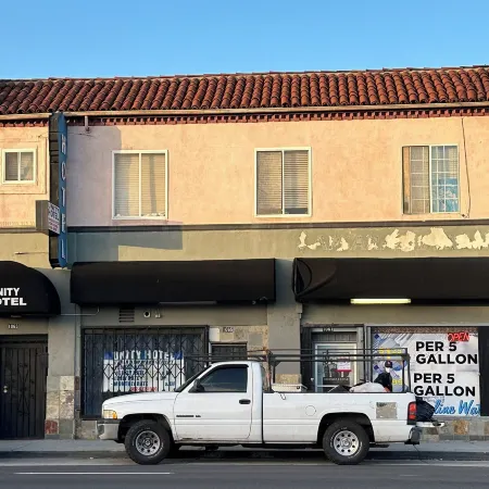 Unity Hotel - No Parking & Rooms Are Upstairs