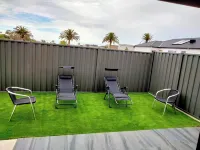 Modern and Cosey 4 Bedroom House Walk to Beach Hotels in Portarlington