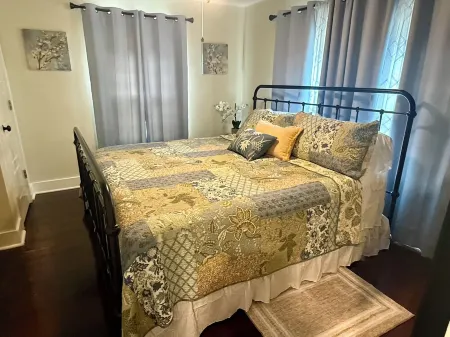 HGTV's Hometown house -Southern Charm 3- only 6 minutes to downtown Laurel!