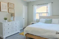 Cozy, Private, & Safe 3 Bed Home - 2 Min from DTR & UCR Hotels near Digital Library Auditorium