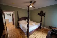 Vermont Downtown Oasis - Two Bedroom in Picturesque Downtown