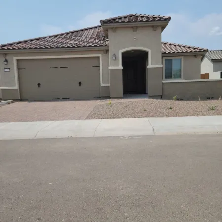 3 bedroom house with Golf, pool, hot tub, gym, biking, and much more