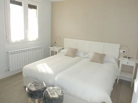 Casa San Nicolas for 12 people Отели в г. Larrasoana