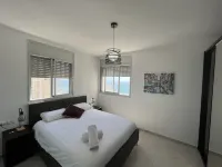 Luxury Beach Condo Netanya- 5 Minutes walk to Kikar, across from Beach Elevator