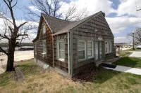 The Grafton Beach House Hotels in Grafton