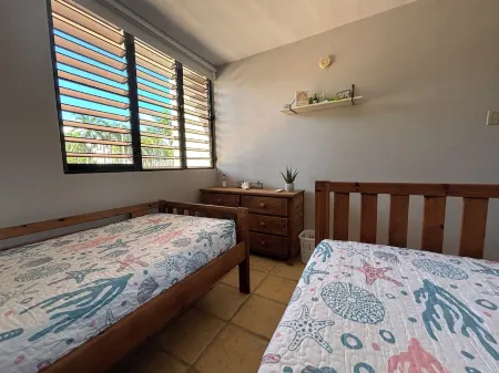 Beach, Pool, King Bed 1st Floor Spacious Apartment in Naguabo