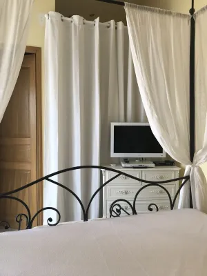 VILLA WITH EXTRAORDINARY VIEW OF ROSAS BAY WITH POOL AND JACUZZI Hotels near Refugi antiaeri