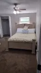 Lake Front House. Cool, Pet Friendly with Fire Pit & Grill. Hotel a Tool