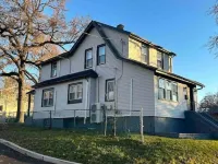 4-bedroom vacation home just  20 mins to NYS times Square. Hotels near Votee Park Playground