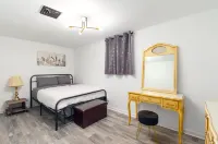 Big Modern Downtown BFLO House