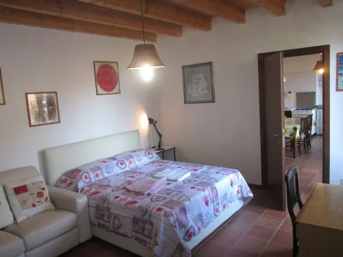 Family apartment with garden - 10 min from the lake!