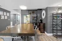 Relax & Unwind: Hot Tub/Pool, King Beds, Steam Shower, Sleeps 8, Great Location!