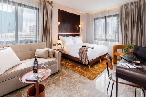 Fiori 41-by Adam Hotels