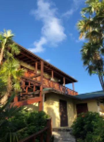 Fun luxury water front w/ dock & free wifi on private 8 acre peninsular estate Hotel a 