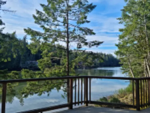 Charming waterfront Salt Spring Island B&B Hotels in Salt Spring Island