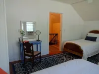 Modern Manor on Maple Hotels in Callicoon