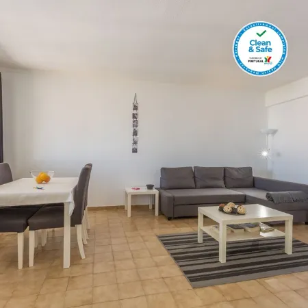Espaçoso Apartamento Central 6 Minutos a pé da Praia