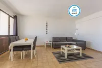 Espaçoso Apartamento Central 6 Minutos a pé da Praia