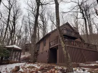 Cozy 3-bedroom cabin located in Wintergreen Resort