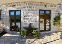 LUXURY STONE VILLA, INFINITY POOL, STUNNING SEA & MOUNTAIN VIEWS OVER BOKA BAY