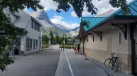 4BR 2000sqft Chalet by DT: 15mins to Banff,  Epic MTN Views, 2-min Walk to Shops