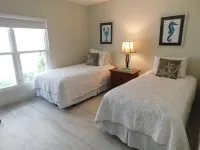 Stunning beachfront condo next to restaurant & a short drive to famous RumPoint Hotels in Rum Point
