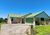 Radiata Homestay Hotels in Fairview Downs