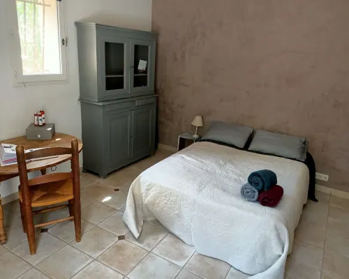 Charming house at the foot of the Luberon (rated 4 stars) Hotels in Robion