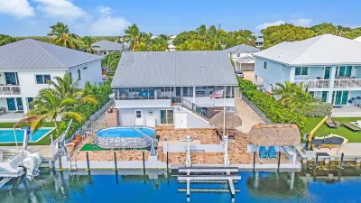 Tavernier Keys Home w/ 70’ Dock & 20k Boat Lift on Bayside! 3/2.5 Plus Game Room Hotel in zona Plantation Key