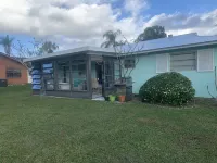 Cozy Southern Florida House 7 minutes from the beach Hotels near Cove Road Park
