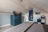 Artistic Getaway Near Halifax | King Bed, Spacious Deck & Fire Pit
