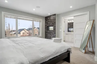 Downtown Luxury with Fast Wi-Fi & Amazing Kitchen! Hotels in Southwest Calgary