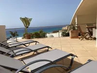 Villa with private pool, internet, close to the beach and sea views.