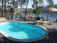 Casa Dos Vidros - Lakefront Charmer Villa 토마르 호텔