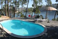 Casa Dos Vidros - Lakefront Charmer Villa