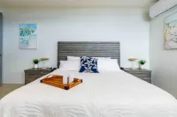Parguera Paradise, Luxury Modern Beach House!