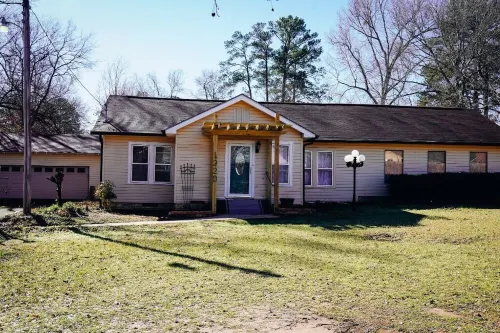 Just minutes from EVERYTHING! Lots of amenities.