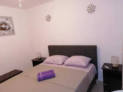 Beautiful Modern 3 Bedrooms Apartment Hotels in 