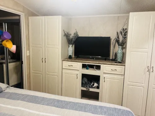 Welcome to TinyVille, the dream Tinyhome stay!!! Hotels in Redan