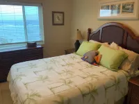 Beachfront Peace!  Awesome top floor condo on Caribbean plus military discount! Hotels in North Side