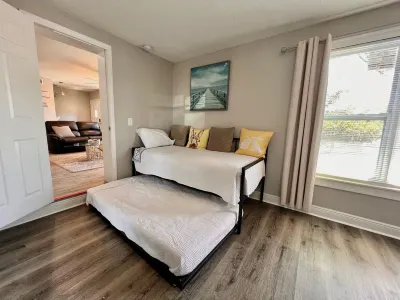 Cozy Home with Heated pool near Clearwater Beach