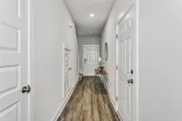 LUXURY TOWNHOME NEAR DOWNTOWN AND PENSACOLA BEACH Hotels in Ferry Pass