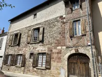 AT HOME... at Chez vous in the 15th-16th century CHANOINERIE Hotel a Brioude